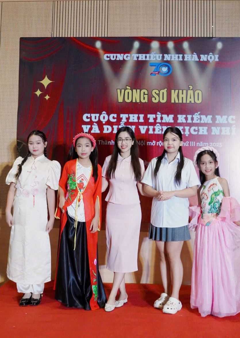 MC Hồng Quyên và hành trình gieo nền tảng tự tin cho trẻ em qua kỹ năng nói