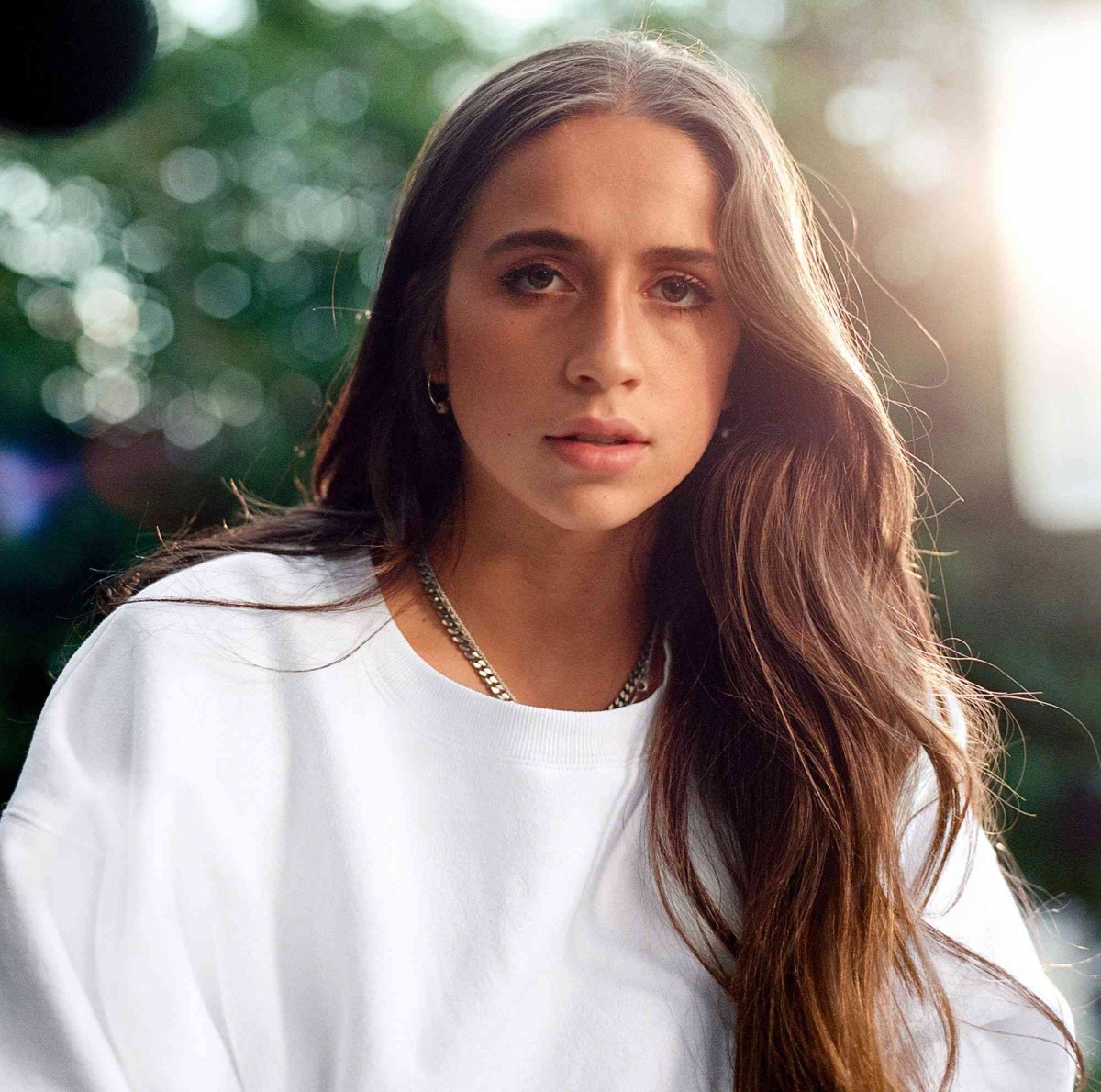 10 nu ca si tre dang thong tri playlist va bang xep hang toan cau hinh anh 2