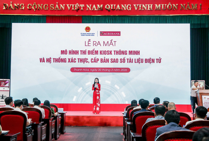 Toàn cảnh Lễ ra mắt mô hình thí điểm Kiosk thông minh và Hệ thống xác thực, cấp bản sao số tài liệu điện tử.